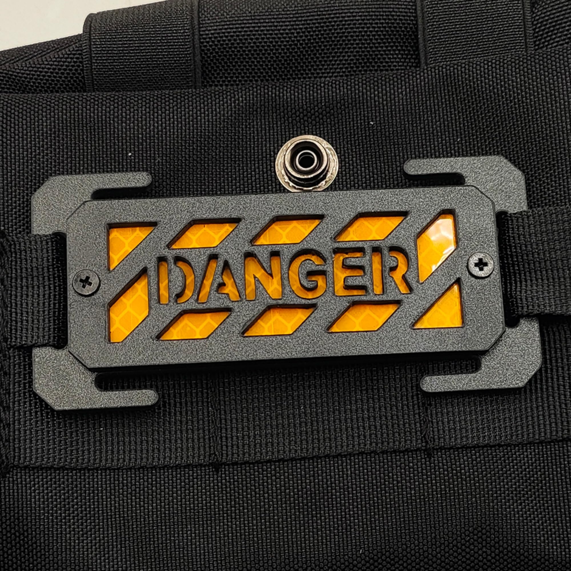 Danger Reflective Warning Safety Patch, ABS Plastic, Glow-in-the-Dark, 4.13 x 1.97 Inch, EDC Bag Buckle Accessory - Image 7